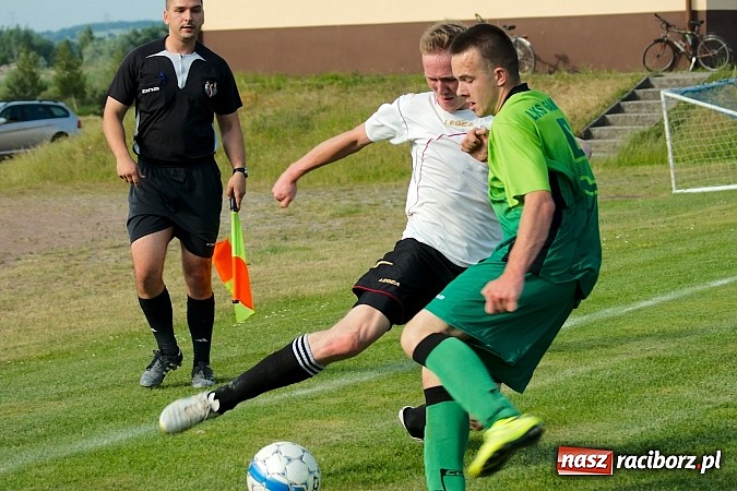 Zdjęcie w galerii na portalu naszraciborz.pl: Dziewięć goli w Bukowie. Gamów żegna się z A klasą! wiadomości z regionu