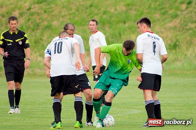 Zdjęcie w galerii na portalu naszraciborz.pl: Dziewięć goli w Bukowie. Gamów żegna się z A klasą! wiadomości z regionu