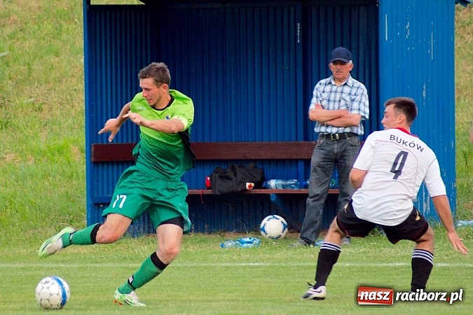 Zdjęcie w galerii na portalu naszraciborz.pl: Dziewięć goli w Bukowie. Gamów żegna się z A klasą! wiadomości z regionu