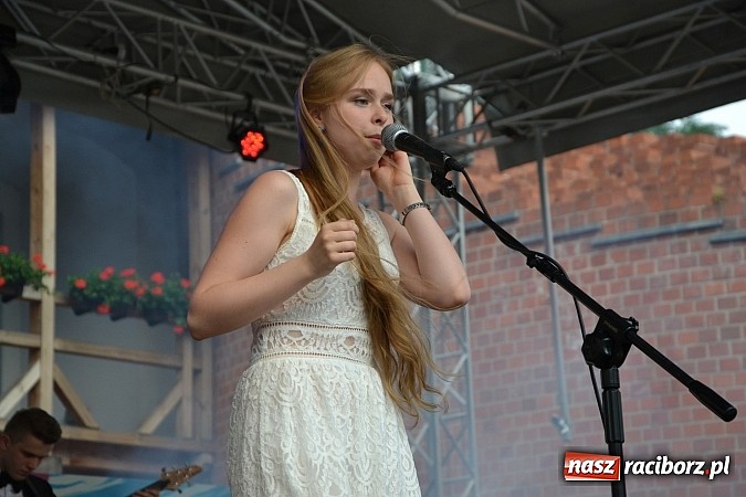 Zdjęcie w galerii na portalu naszraciborz.pl: IV Festiwal Piosenki Europejskiej – Racibórz 2015 za nami  wiadomości z regionu