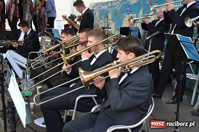 Zdjęcie w galerii na portalu naszraciborz.pl: IV Festiwal Piosenki Europejskiej – Racibórz 2015 za nami  wiadomości z regionu