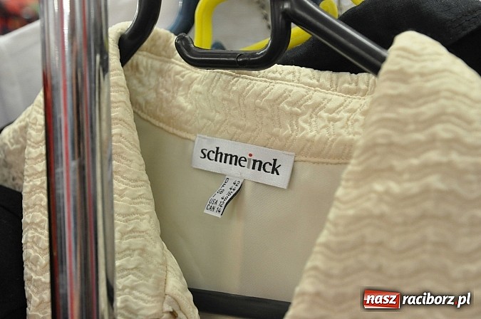 Zdjęcie w galerii na portalu naszraciborz.pl: W sklepie ROBAN na Reymonta całkowicie wymieniono towar. Tysiące nowe markowych ubrań już od poniedziałku wiadomości z regionu