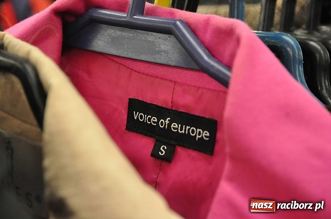 Zdjęcie w galerii na portalu naszraciborz.pl: W sklepie ROBAN na Reymonta całkowicie wymieniono towar. Tysiące nowe markowych ubrań już od poniedziałku wiadomości z regionu