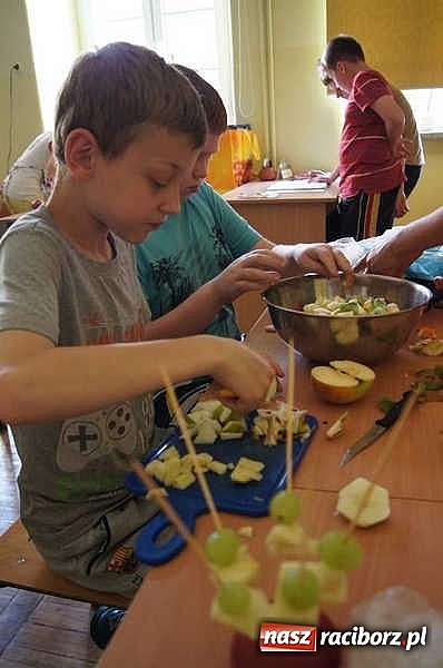 Zdjęcie w galerii na portalu naszraciborz.pl: Święto jabłka w SP-4 wiadomości z regionu