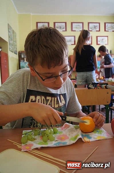 Zdjęcie w galerii na portalu naszraciborz.pl: Święto jabłka w SP-4 wiadomości z regionu