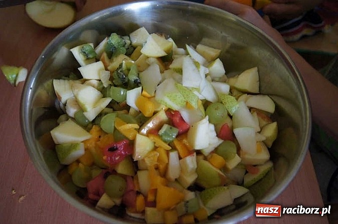 Zdjęcie w galerii na portalu naszraciborz.pl: Święto jabłka w SP-4 wiadomości z regionu