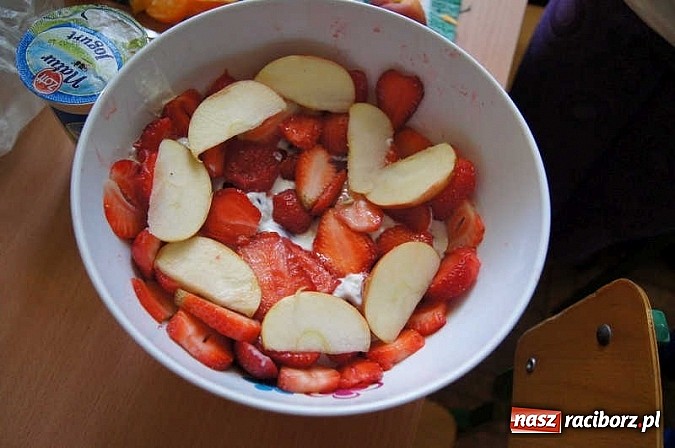 Zdjęcie w galerii na portalu naszraciborz.pl: Święto jabłka w SP-4 wiadomości z regionu