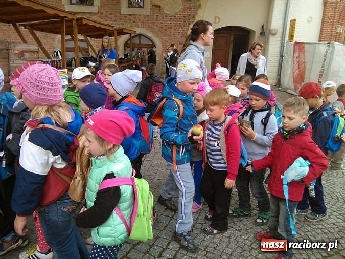 Zdjęcie w galerii na portalu naszraciborz.pl: Święto jabłka w SP-4 wiadomości z regionu