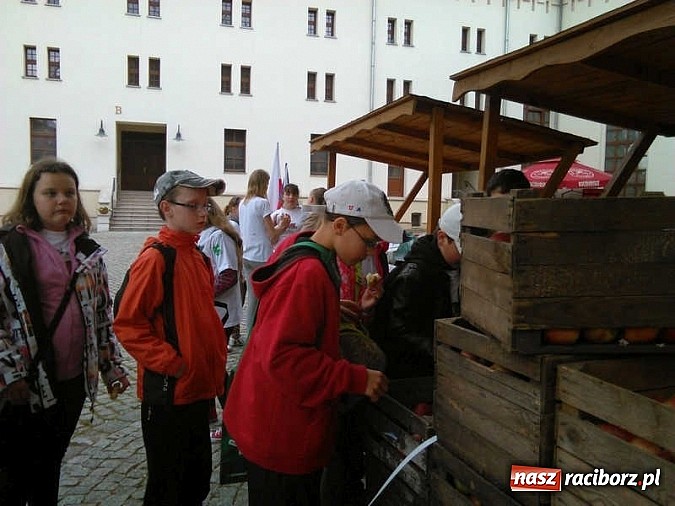 Zdjęcie w galerii na portalu naszraciborz.pl: Święto jabłka w SP-4 wiadomości z regionu