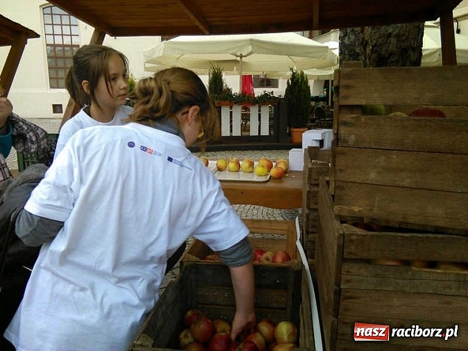 Zdjęcie w galerii na portalu naszraciborz.pl: Święto jabłka w SP-4 wiadomości z regionu