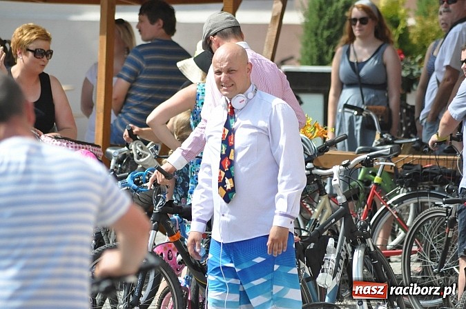 Zdjęcie w galerii na portalu naszraciborz.pl: Połączmy to elegancko, czyli 7. Raciborska Masa Krytyczna z rekordem wiadomości z regionu