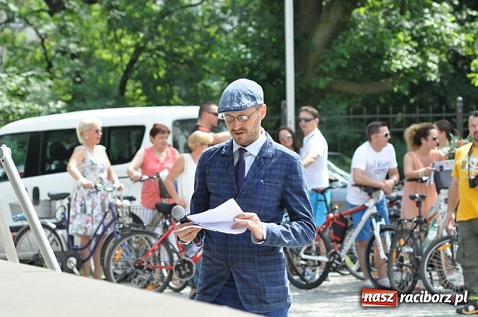 Zdjęcie w galerii na portalu naszraciborz.pl: Połączmy to elegancko, czyli 7. Raciborska Masa Krytyczna z rekordem wiadomości z regionu