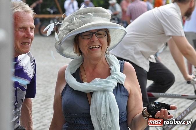 Zdjęcie w galerii na portalu naszraciborz.pl: Połączmy to elegancko, czyli 7. Raciborska Masa Krytyczna z rekordem wiadomości z regionu