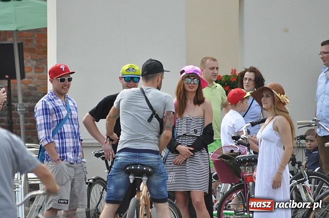 Zdjęcie w galerii na portalu naszraciborz.pl: Połączmy to elegancko, czyli 7. Raciborska Masa Krytyczna z rekordem wiadomości z regionu