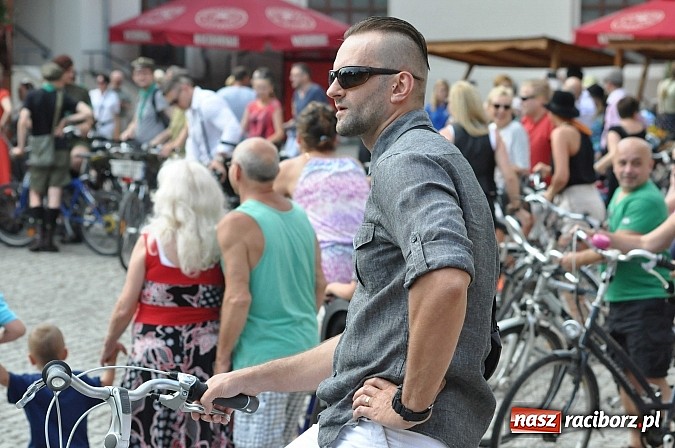 Zdjęcie w galerii na portalu naszraciborz.pl: Połączmy to elegancko, czyli 7. Raciborska Masa Krytyczna z rekordem wiadomości z regionu