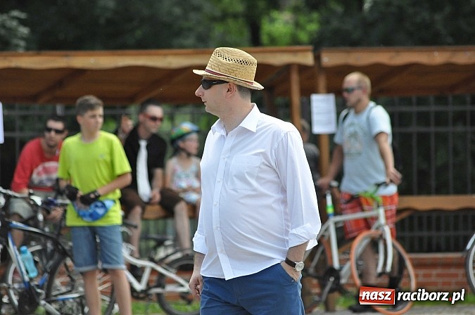 Zdjęcie w galerii na portalu naszraciborz.pl: Połączmy to elegancko, czyli 7. Raciborska Masa Krytyczna z rekordem wiadomości z regionu