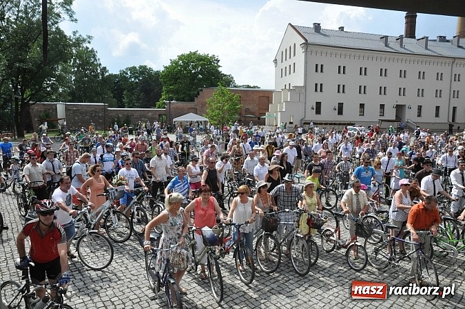 Zdjęcie w galerii na portalu naszraciborz.pl: Połączmy to elegancko, czyli 7. Raciborska Masa Krytyczna z rekordem wiadomości z regionu