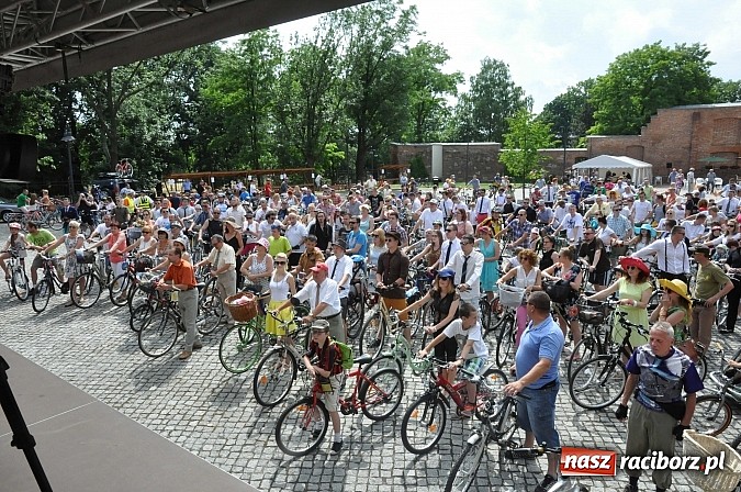 Zdjęcie w galerii na portalu naszraciborz.pl: Połączmy to elegancko, czyli 7. Raciborska Masa Krytyczna z rekordem wiadomości z regionu