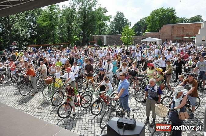 Zdjęcie w galerii na portalu naszraciborz.pl: Połączmy to elegancko, czyli 7. Raciborska Masa Krytyczna z rekordem wiadomości z regionu
