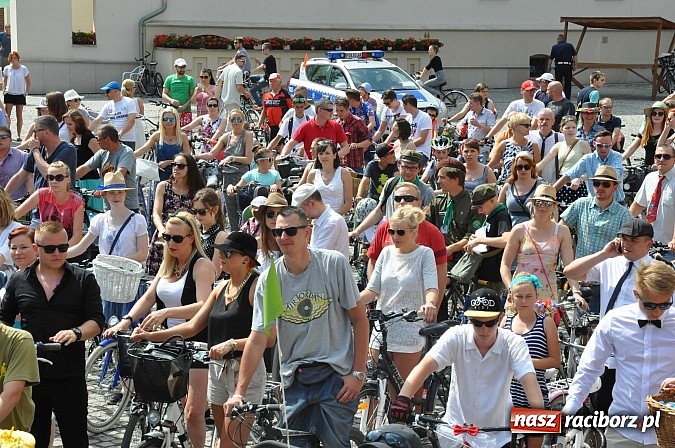 Zdjęcie w galerii na portalu naszraciborz.pl: Połączmy to elegancko, czyli 7. Raciborska Masa Krytyczna z rekordem wiadomości z regionu