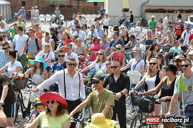 Zdjęcie w galerii na portalu naszraciborz.pl: Połączmy to elegancko, czyli 7. Raciborska Masa Krytyczna z rekordem wiadomości z regionu