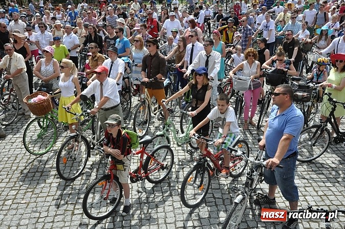 Zdjęcie w galerii na portalu naszraciborz.pl: Połączmy to elegancko, czyli 7. Raciborska Masa Krytyczna z rekordem wiadomości z regionu