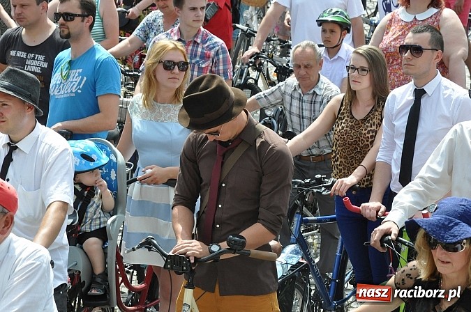 Zdjęcie w galerii na portalu naszraciborz.pl: Połączmy to elegancko, czyli 7. Raciborska Masa Krytyczna z rekordem wiadomości z regionu