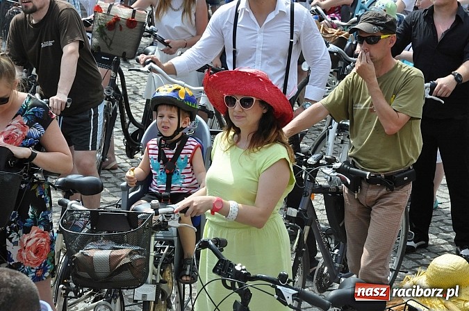 Zdjęcie w galerii na portalu naszraciborz.pl: Połączmy to elegancko, czyli 7. Raciborska Masa Krytyczna z rekordem wiadomości z regionu