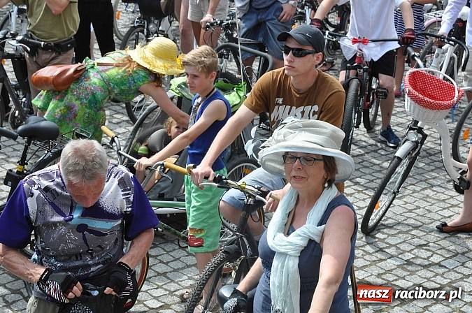 Zdjęcie w galerii na portalu naszraciborz.pl: Połączmy to elegancko, czyli 7. Raciborska Masa Krytyczna z rekordem wiadomości z regionu
