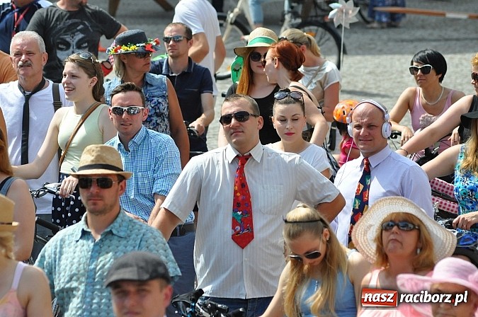 Zdjęcie w galerii na portalu naszraciborz.pl: Połączmy to elegancko, czyli 7. Raciborska Masa Krytyczna z rekordem wiadomości z regionu