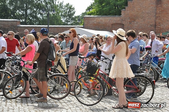 Zdjęcie w galerii na portalu naszraciborz.pl: Połączmy to elegancko, czyli 7. Raciborska Masa Krytyczna z rekordem wiadomości z regionu