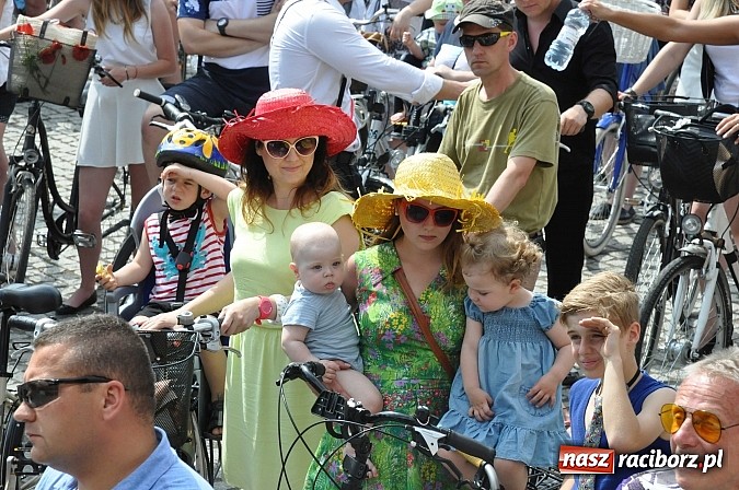 Zdjęcie w galerii na portalu naszraciborz.pl: Połączmy to elegancko, czyli 7. Raciborska Masa Krytyczna z rekordem wiadomości z regionu