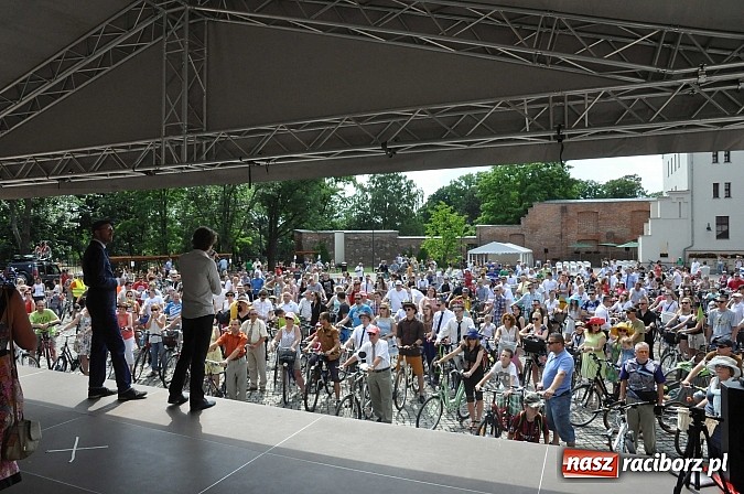 Zdjęcie w galerii na portalu naszraciborz.pl: Połączmy to elegancko, czyli 7. Raciborska Masa Krytyczna z rekordem wiadomości z regionu