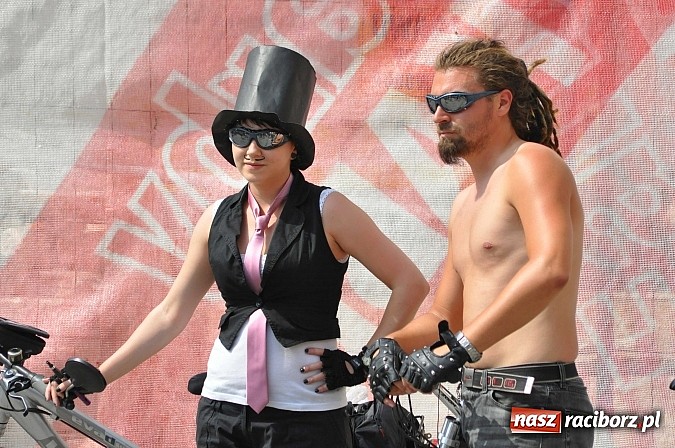 Zdjęcie w galerii na portalu naszraciborz.pl: Połączmy to elegancko, czyli 7. Raciborska Masa Krytyczna z rekordem wiadomości z regionu