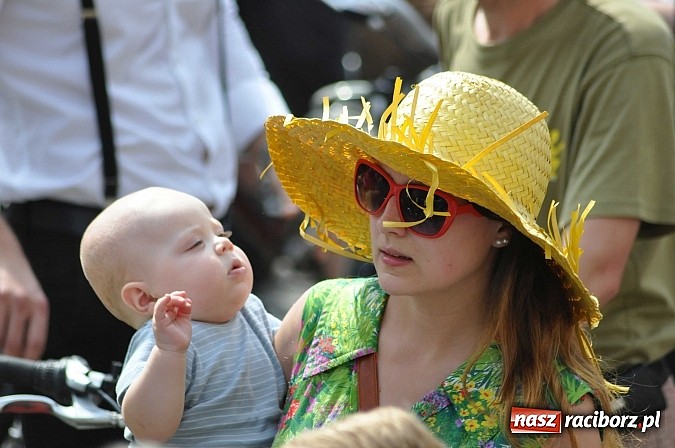 Zdjęcie w galerii na portalu naszraciborz.pl: Połączmy to elegancko, czyli 7. Raciborska Masa Krytyczna z rekordem wiadomości z regionu
