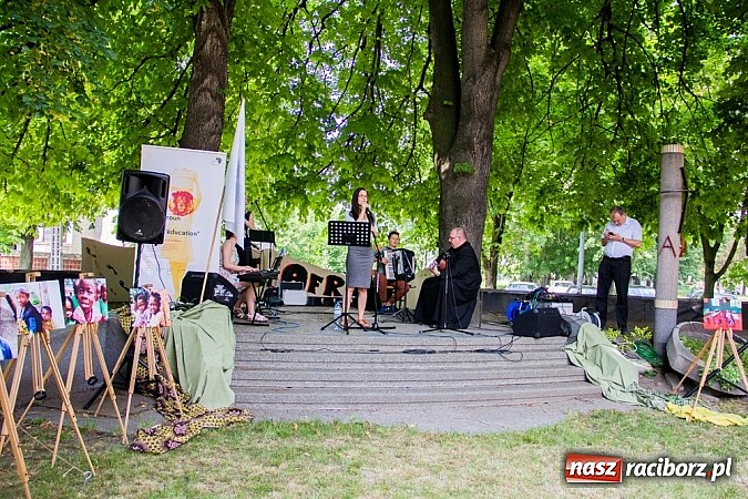 Zdjęcie w galerii na portalu naszraciborz.pl: III Spotkanie z Afryką w kościele NSPJ wiadomości z regionu