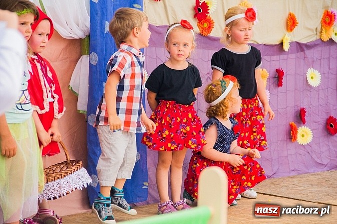 Zdjęcie w galerii na portalu naszraciborz.pl: Wilk i siedem koźlątek na festynie rodzinnym w Studziennej wiadomości z regionu