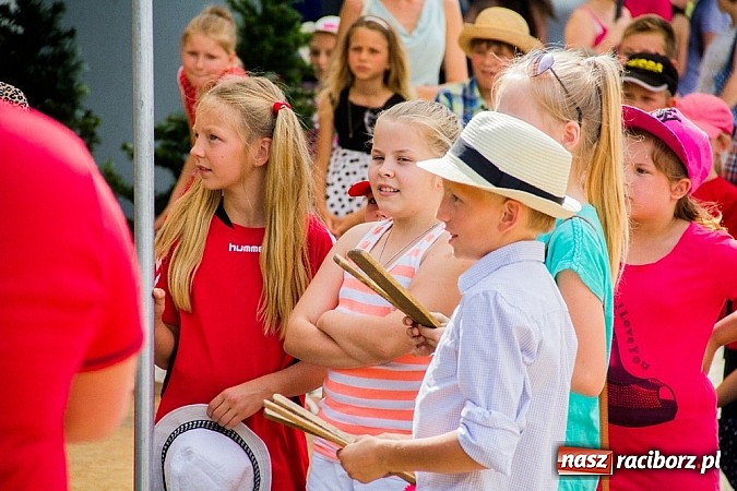 Zdjęcie w galerii na portalu naszraciborz.pl: Wilk i siedem koźlątek na festynie rodzinnym w Studziennej wiadomości z regionu
