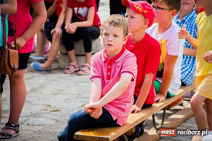 Zdjęcie w galerii na portalu naszraciborz.pl: Wilk i siedem koźlątek na festynie rodzinnym w Studziennej wiadomości z regionu