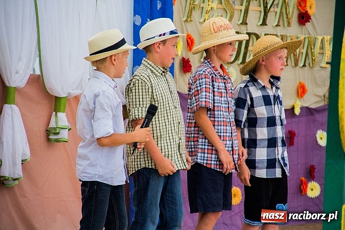 Zdjęcie w galerii na portalu naszraciborz.pl: Wilk i siedem koźlątek na festynie rodzinnym w Studziennej wiadomości z regionu