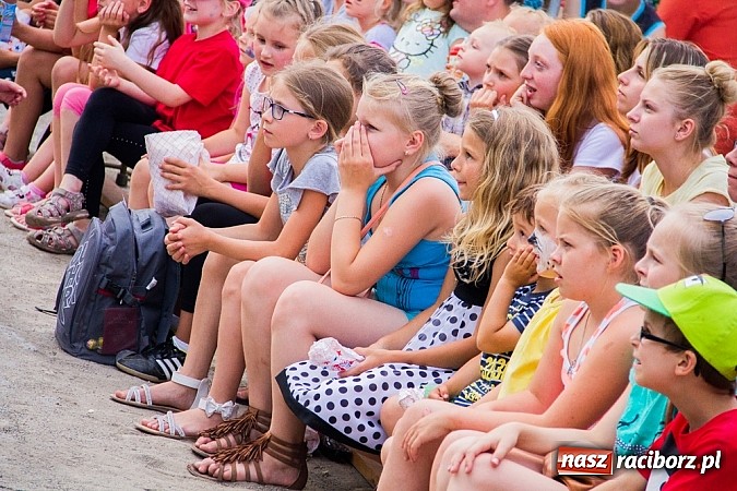 Zdjęcie w galerii na portalu naszraciborz.pl: Wilk i siedem koźlątek na festynie rodzinnym w Studziennej wiadomości z regionu