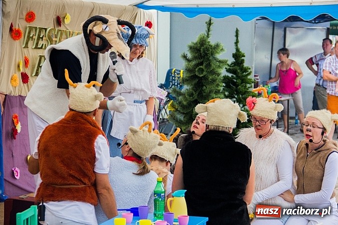 Zdjęcie w galerii na portalu naszraciborz.pl: Wilk i siedem koźlątek na festynie rodzinnym w Studziennej wiadomości z regionu