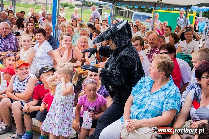 Zdjęcie w galerii na portalu naszraciborz.pl: Wilk i siedem koźlątek na festynie rodzinnym w Studziennej wiadomości z regionu