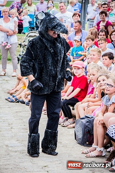 Zdjęcie w galerii na portalu naszraciborz.pl: Wilk i siedem koźlątek na festynie rodzinnym w Studziennej wiadomości z regionu