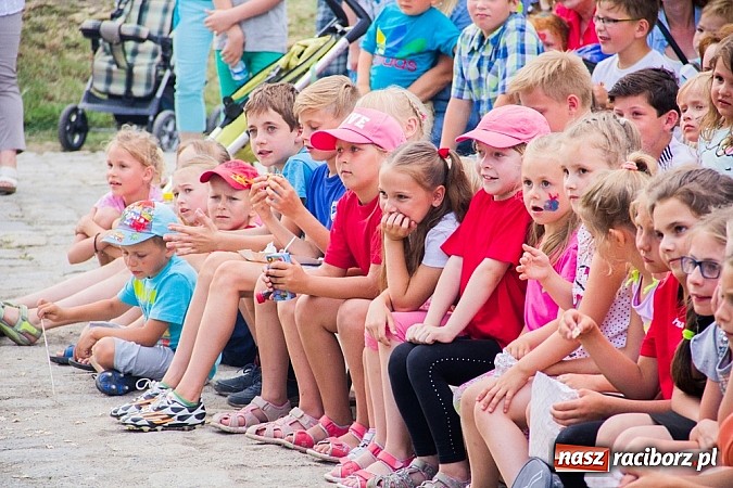 Zdjęcie w galerii na portalu naszraciborz.pl: Wilk i siedem koźlątek na festynie rodzinnym w Studziennej wiadomości z regionu