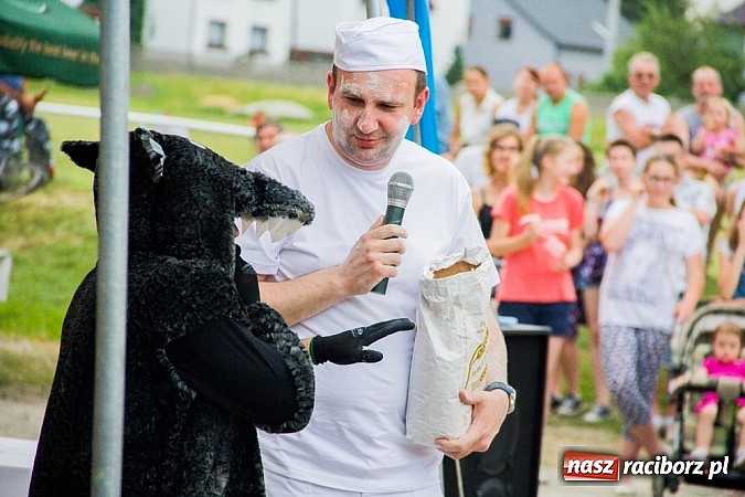 Zdjęcie w galerii na portalu naszraciborz.pl: Wilk i siedem koźlątek na festynie rodzinnym w Studziennej wiadomości z regionu