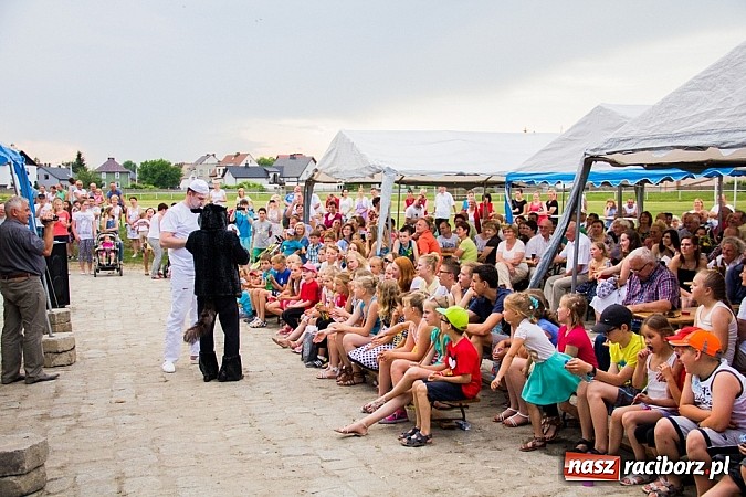 Zdjęcie w galerii na portalu naszraciborz.pl: Wilk i siedem koźlątek na festynie rodzinnym w Studziennej wiadomości z regionu