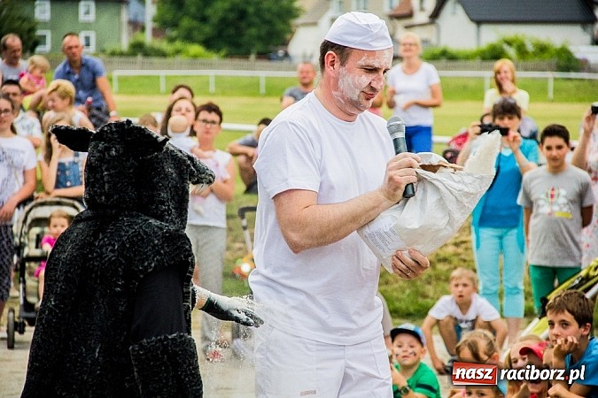Zdjęcie w galerii na portalu naszraciborz.pl: Wilk i siedem koźlątek na festynie rodzinnym w Studziennej wiadomości z regionu