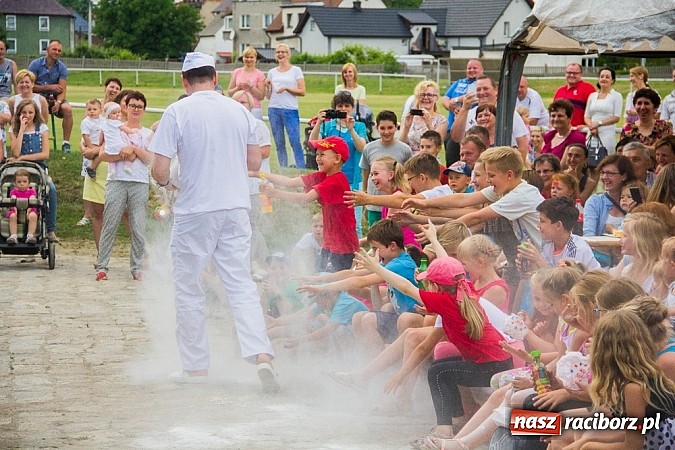 Zdjęcie w galerii na portalu naszraciborz.pl: Wilk i siedem koźlątek na festynie rodzinnym w Studziennej wiadomości z regionu