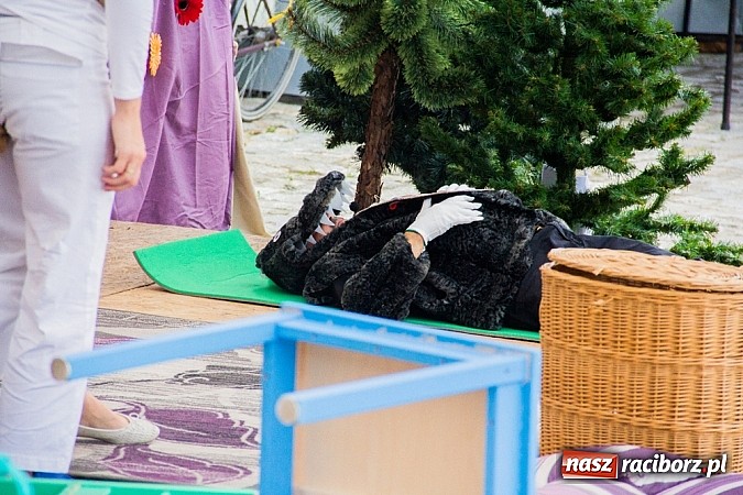 Zdjęcie w galerii na portalu naszraciborz.pl: Wilk i siedem koźlątek na festynie rodzinnym w Studziennej wiadomości z regionu